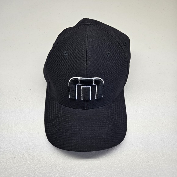 Travis Mathew Baseball Cap S/M Black Flexfit Fitted Embroidered Logo - Picture 1 of 9